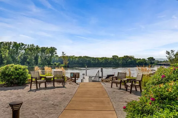 La Crosse, WI 54601,322 River POINT #L2