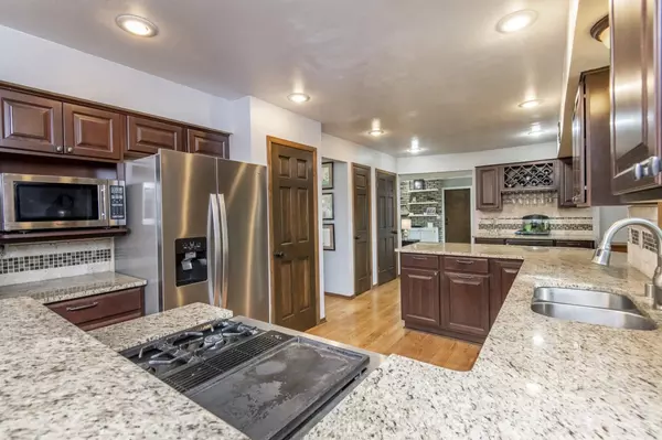 Waukesha, WI 53188,756 Crestwood DRIVE