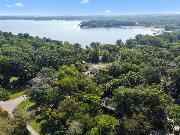 Delavan, WI 53115,4523 SIlverwood DRIVE