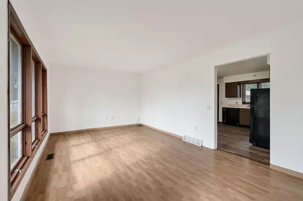 Onalaska, WI 54650,317 8th AVENUE S