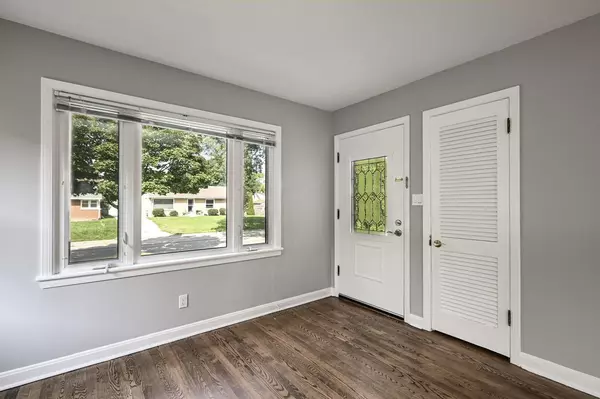 Whitefish Bay, WI 53217,5406 N Lydell AVENUE