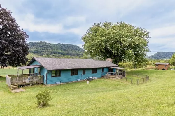 Dakota, MN 55925,45584 County Rd 101