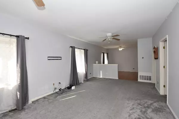 Twin Lakes, WI 53181,813 Spruce STREET