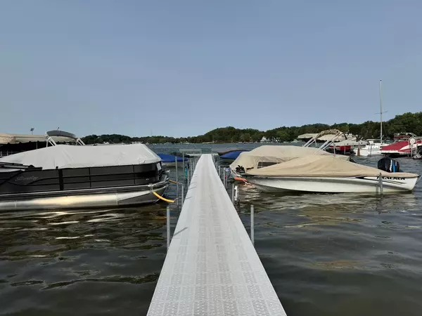 Twin Lakes, WI 53181,712 Manor DRIVE