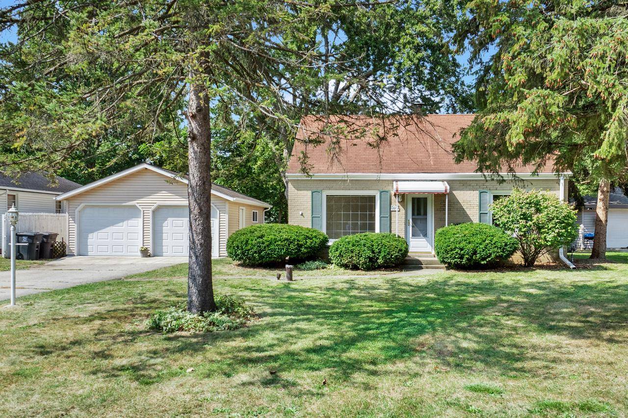 W229S8875 Jackson PARKWAY, Big Bend, WI 53103