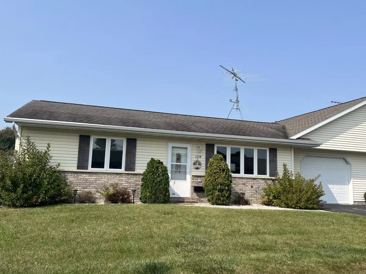 Kiel, WI 53042,1124 Dewey STREET