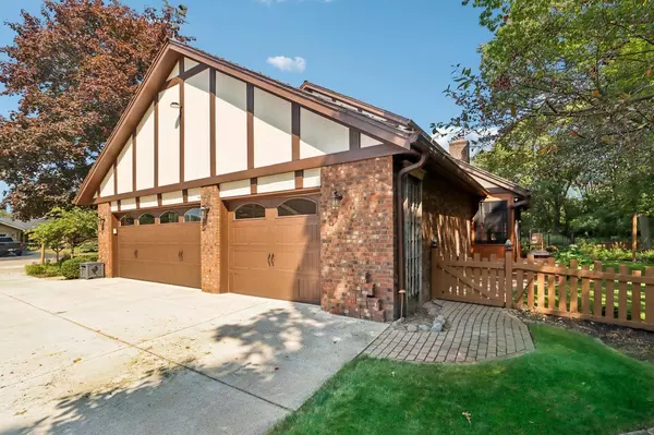 Elmwood Park, WI 53405,3311 S Elmwood DRIVE