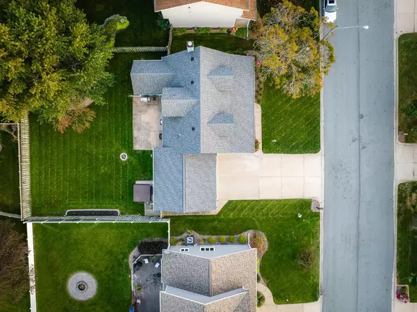 Onalaska, WI 54650,221 Coachlite COURT S