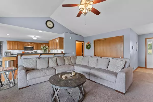 Oconomowoc, WI 53066,N635 S HICKORY HILLS DRIVE