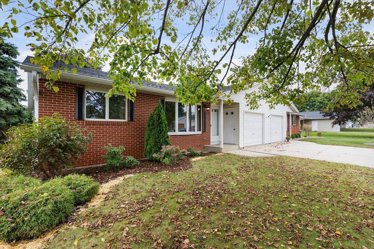 218 W Willow AVENUE, Cedar Grove, WI 53013