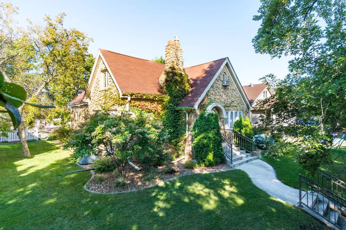 La Crosse, WI 54601,217 23rd STREET N