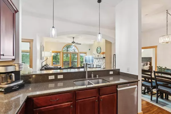 Okauchee, WI 53069,N51W34861 Wisconsin AVENUE ##2117