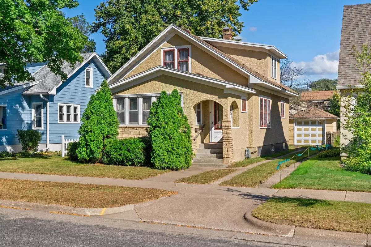 La Crosse, WI 54601,1229 20th STREET S