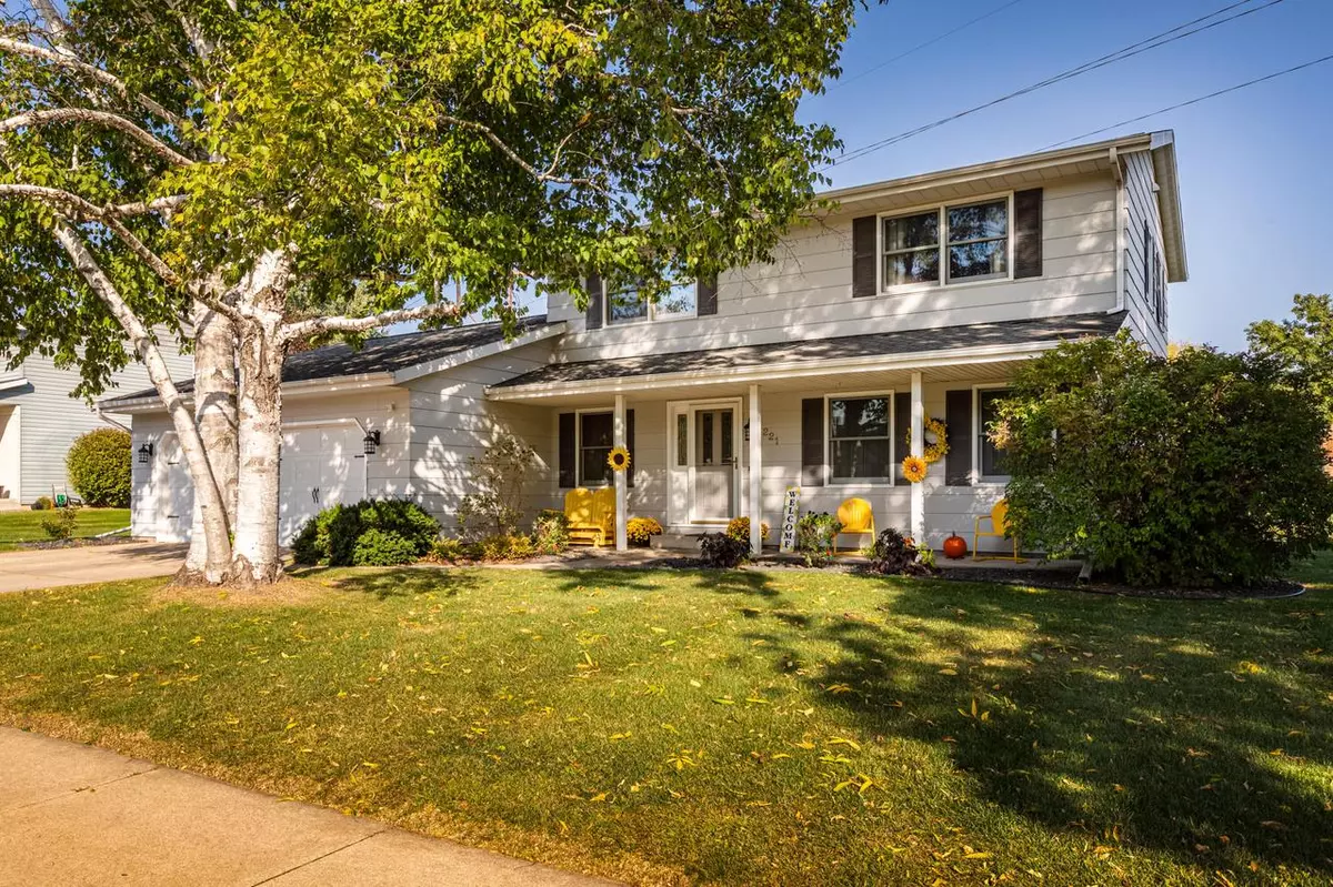 Onalaska, WI 54650,221 16th AVENUE S