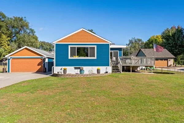 La Crosse, WI 54603,1604 Lakeshore DRIVE