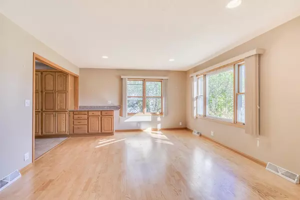 Holmen, WI 54636,504 2nd AVENUE E