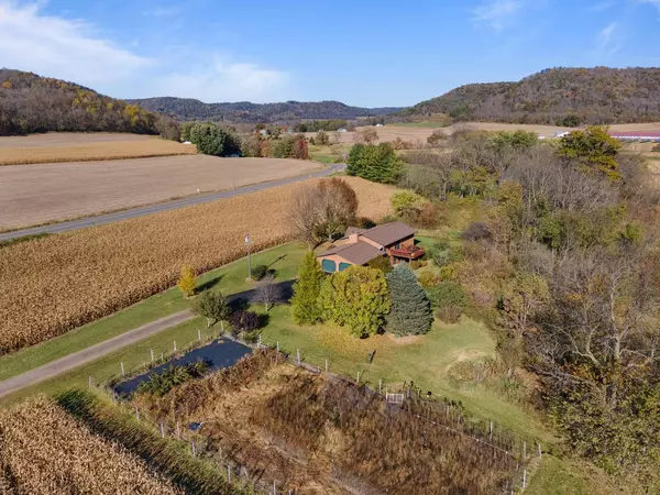 Coon Valley, WI 54623,S1304 State Highway 162