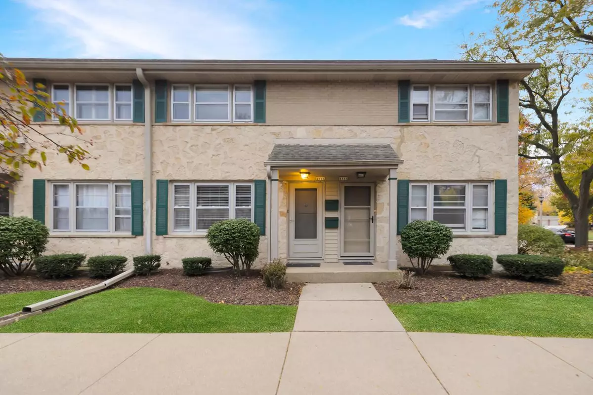 Whitefish Bay, WI 53217,4866 N Shoreland AVENUE