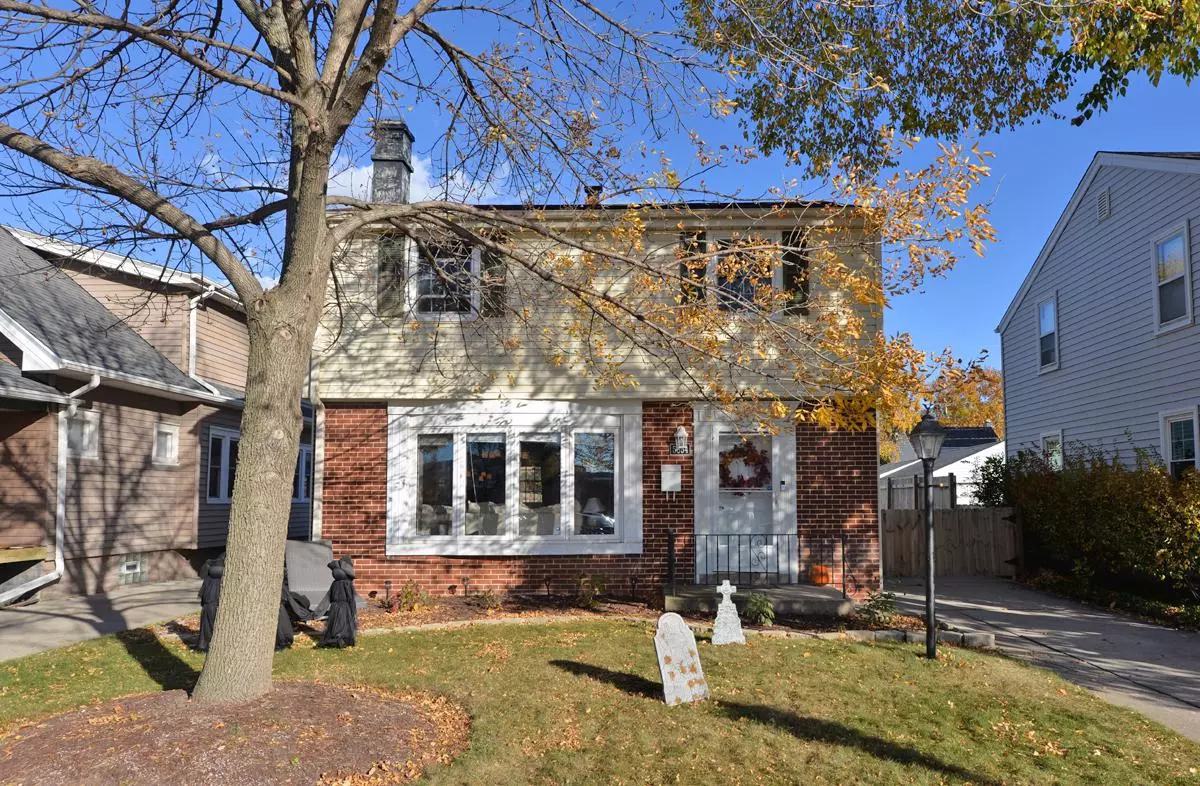 Whitefish Bay, WI 53217,5664 N Lydell AVENUE