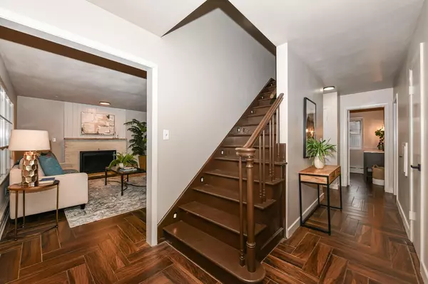 Racine, WI 53405,3164 Taylor AVENUE