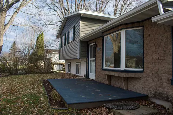 West Salem, WI 54669,921 Frontier Rd