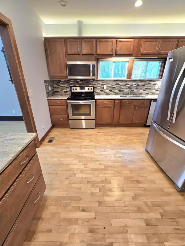 La Crosse, WI 54601,2131 Main STREET