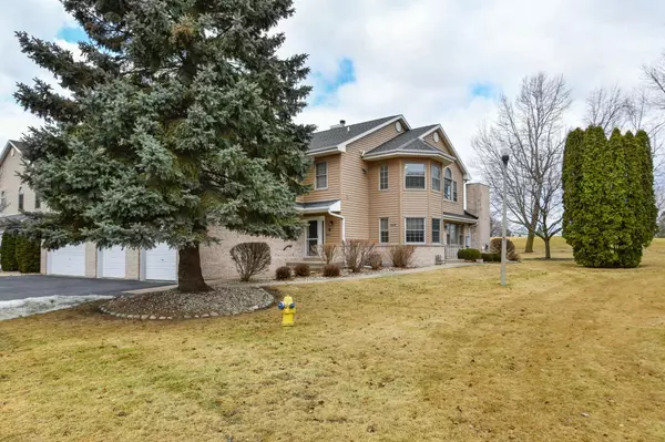 106 Eagle Pointe DRIVE #B, Delavan, WI 53115