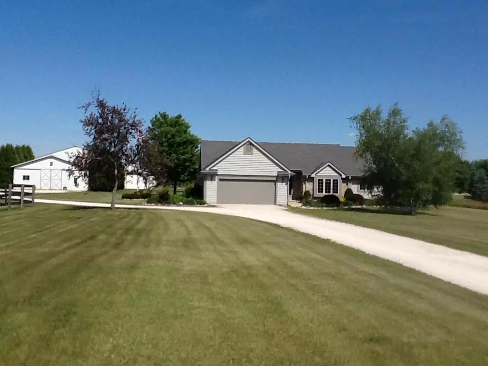 Eagle, WI 53119,W367S9600 South ROAD