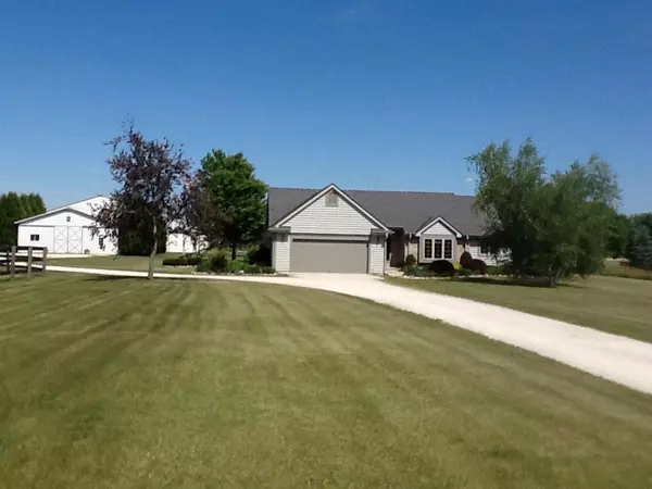W367S9600 South ROAD, Eagle, WI 53119