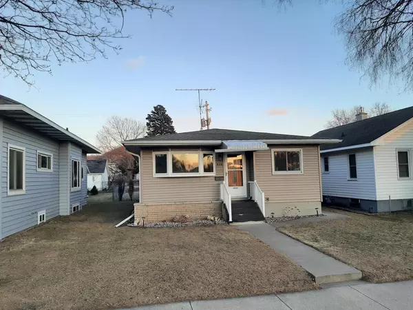 825 19th STREET S, La Crosse, WI 54601