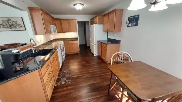 Waterford, WI 53185,535 Fairview CIRCLE #B