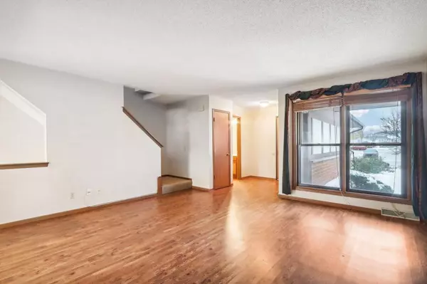 Franklin, WI 53132,8822 W Knoll COURT #38