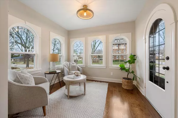 Whitefish Bay, WI 53217,4905 N Bartlett AVENUE