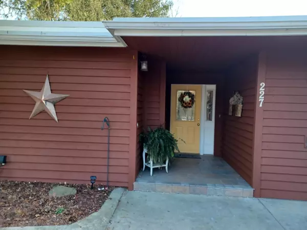 Watertown, WI 53098,227 North AVENUE