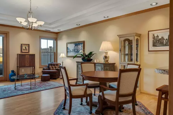 La Crosse, WI 54601,100 6th STREET N #206