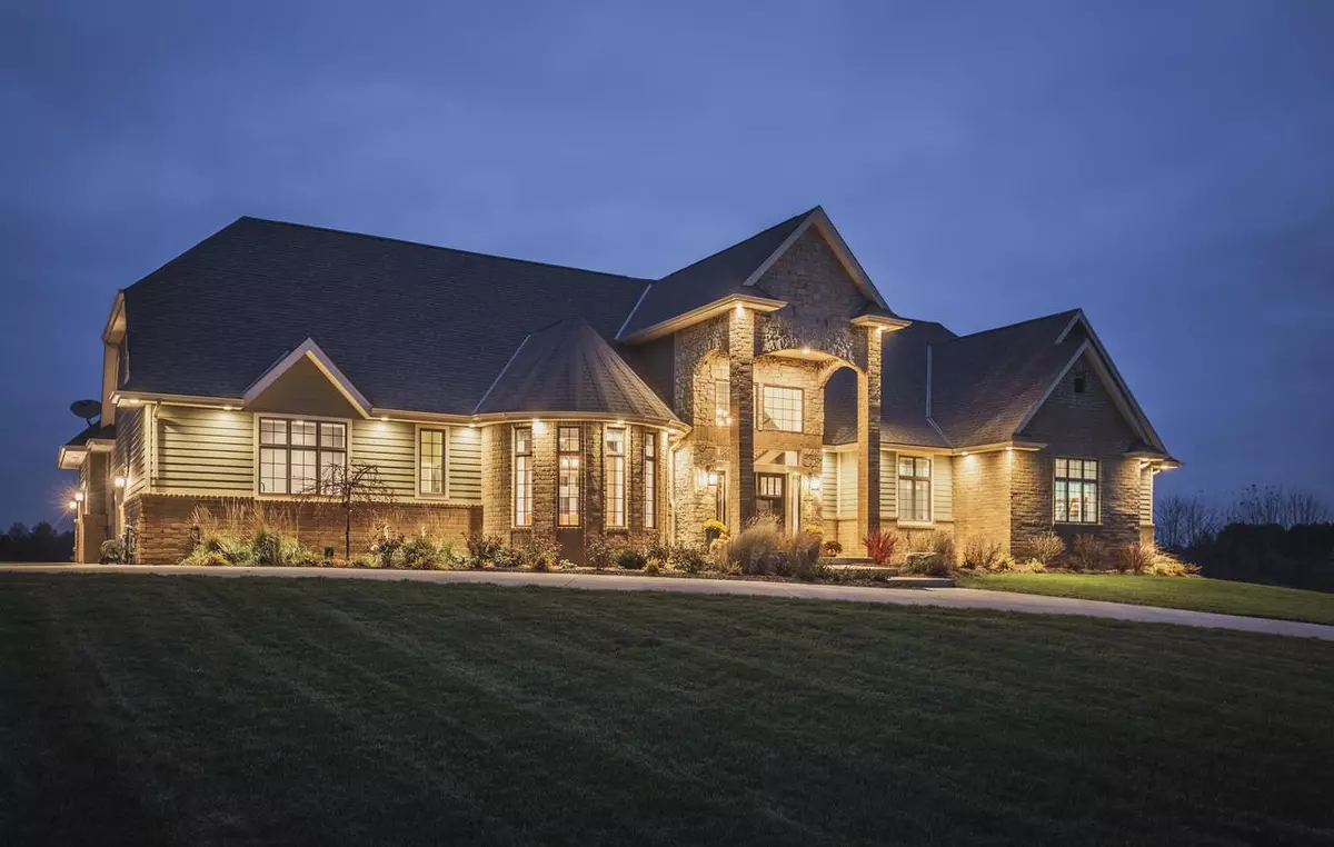 Oconomowoc, WI 53066,N81W33630 Chicory COURT E