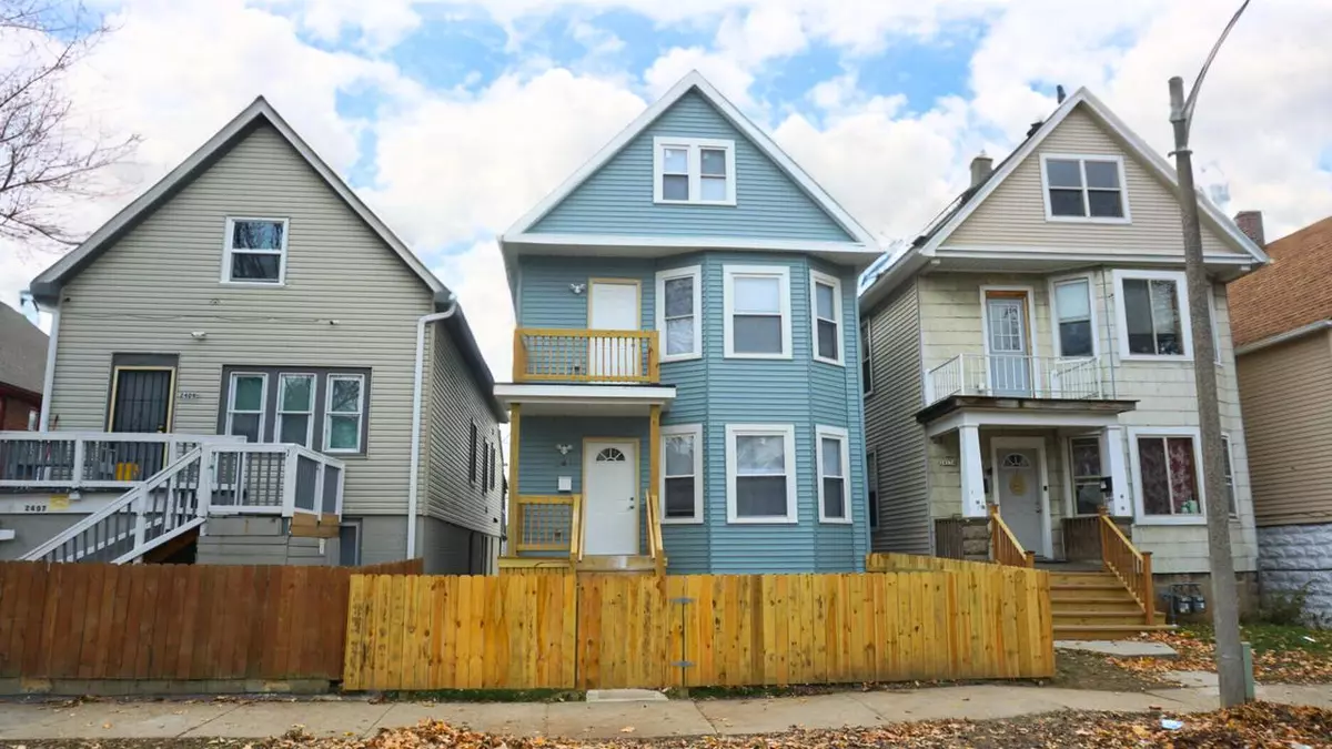 Milwaukee, WI 53204,2411 W Maple STREET