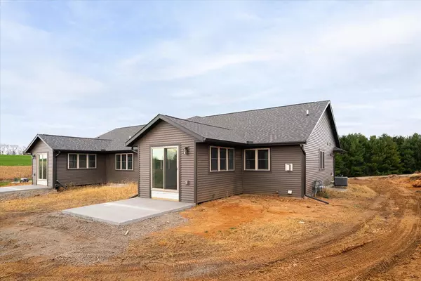 Viroqua, WI 54665,1215 16th Fairway DRIVE