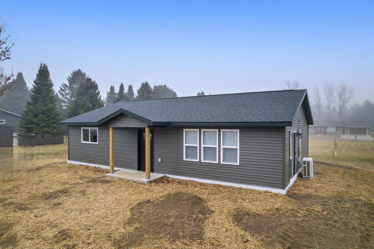 18 W 11th STREET, Buffalo City, WI 54622