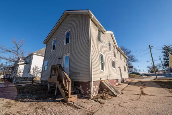 Beaver Dam, WI 53916,846 Madison STREET