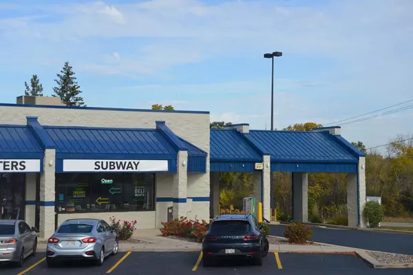 Mukwonago, WI 53149,827 S Rochester STREET