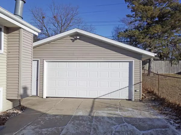 Milwaukee, WI 53223,6612 N 81st STREET