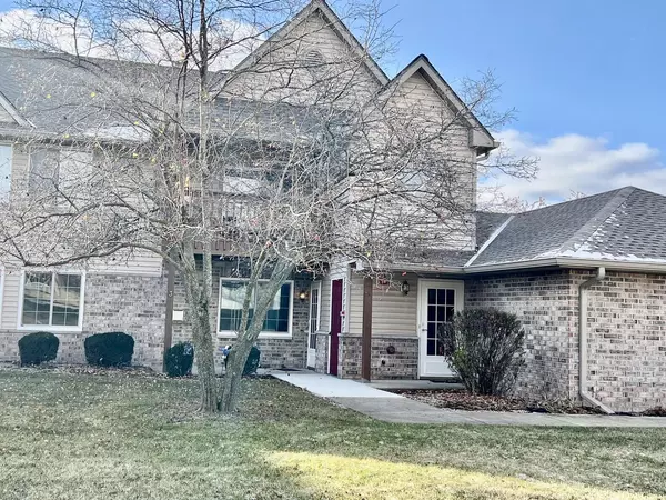 211 W Oak Leaf DRIVE #3, Oak Creek, WI 53154