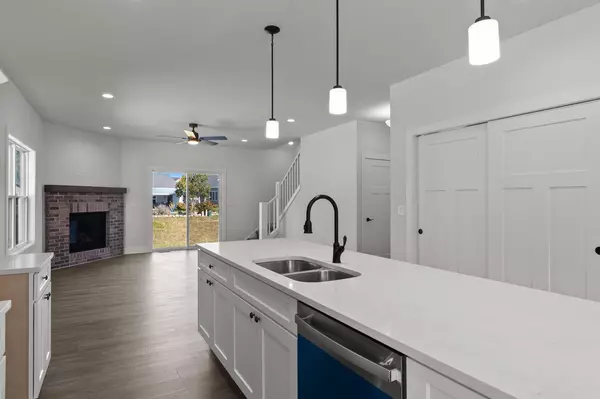 Lake Geneva, WI 53147,305 Evan DRIVE