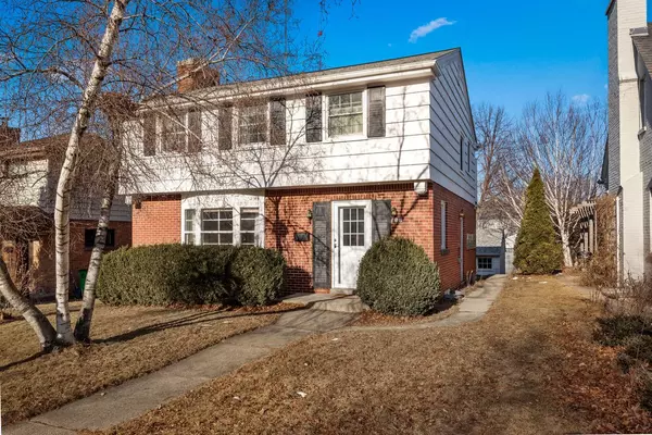 4327 N Wildwood AVENUE, Shorewood, WI 53211