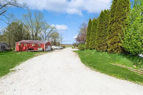 Bristol, WI 53104,8009 184th AVENUE