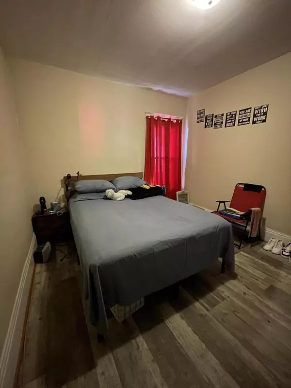 Milwaukee, WI 53204,2206 W Burnham STREET #2208