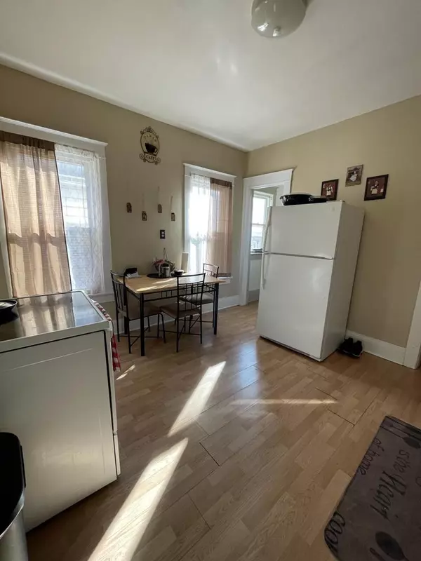 Milwaukee, WI 53204,2206 W Burnham STREET #2208