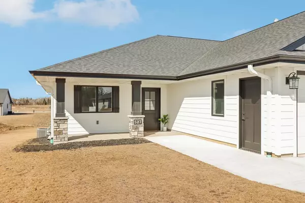 527 Raybern COURT #10, Random Lake, WI 53075