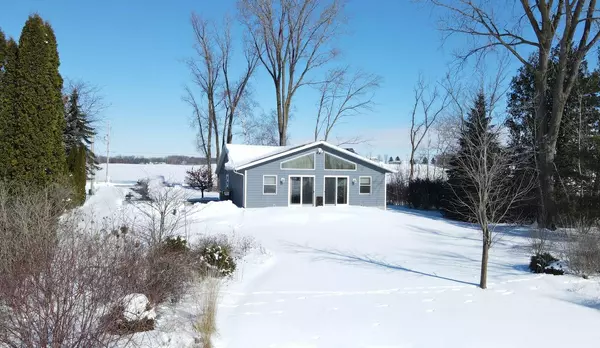 W1006 North Shore DRIVE, Saint Cloud, WI 53079